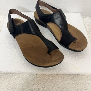 Dansko Women's Black Reese Leather Flat Casual Comfort Slingback Office Sandals